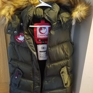 Canada Weather Gear Vest